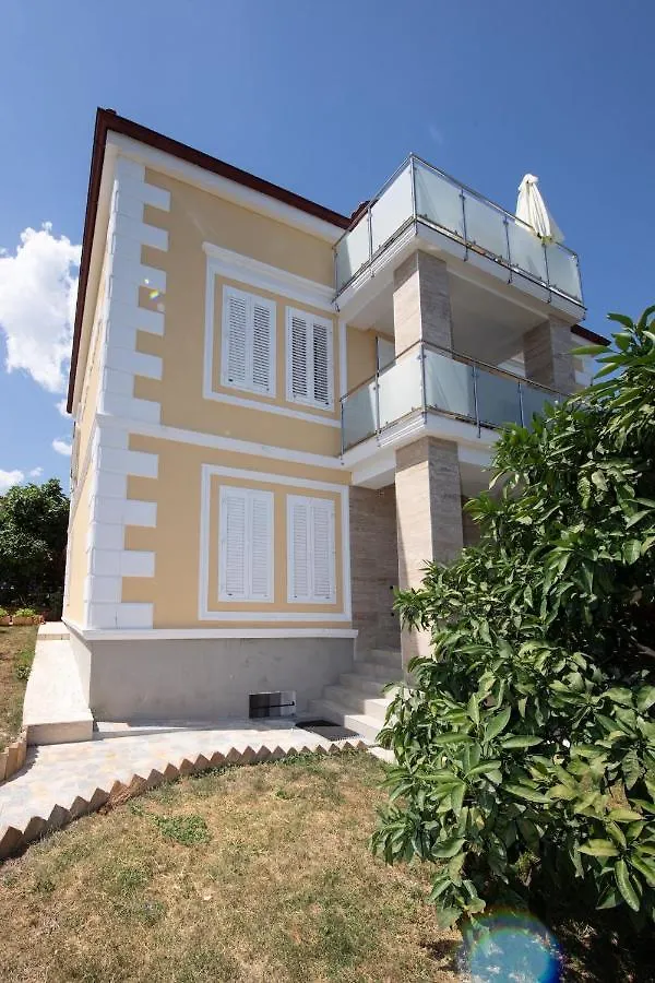 Apartments Villa Anna Icici